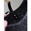 Mini borsa hobo Saint Laurent Le 5 À 7 in rafia nera