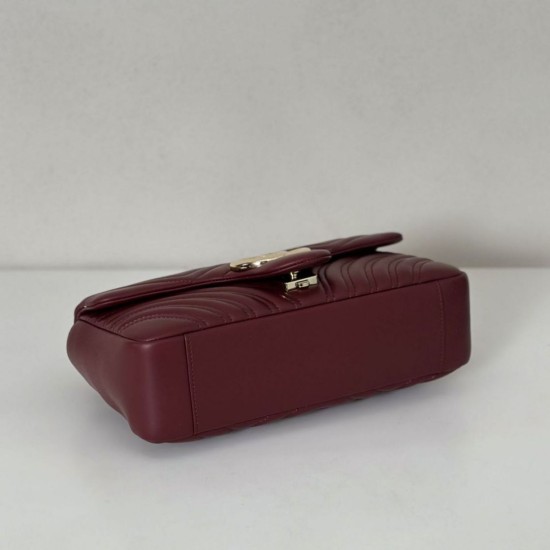 Replica Borsa a spalla media Gucci GG Marmont 837267 Rosso Imitazioni Replica qualità specchio Borsa a spalla media Gucci GG Marmont 837267 Rosso