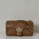 Replica Borsa a spalla media Gucci GG Marmont 837267 Marrone Imitazioni Replica qualità specchio Borsa a spalla media Gucci GG Marmont 837267 Marrone