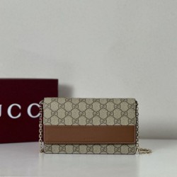 Replica qualità specchio Qualità superiore replica Dettagli perfetti Emblema Gucci GG Portafoglio con catena 838151 Marrone