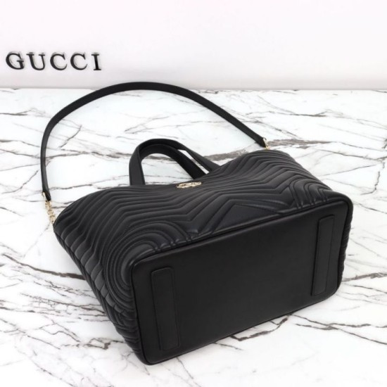 Replica Borsa tote/secchiello media Gucci Betty 847387 Nera Imitazioni Replica qualità specchio Borsa tote/secchiello media Gucci Betty 847387 Nera