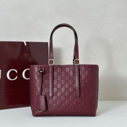 Replica qualità specchio Borsa tote media Gucci GG Emblem 847456 Rossa