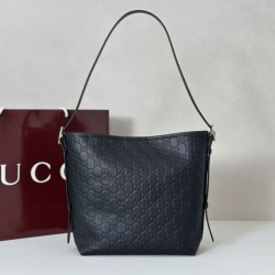 Replica Borse Alta Qualità a tracolla piccola Gucci GG Emblem 848881 Nera Imitazioni Replica qualità specchio Borse Alta Qualità a tracolla piccola Gucci GG Emblem 848881 Nera