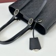 Borsa tote media Gucci GG Emblem 847456 Nera