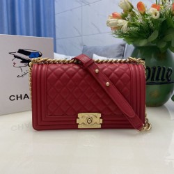 Replica qualità specchio Borsa Chanel Boy Flap Classic A67086 Pelle di vitello granata hardware oro/argento rossa
