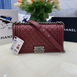 Replica Borsa Chanel Boy Flap Classic A67086 Pelle di vitello granata hardware oro/argento bordeaux Imitazioni Replica qualità specchio Borsa Chanel Boy Flap Classic A67086 Pelle di vitello granata hardware oro/argento bordeaux