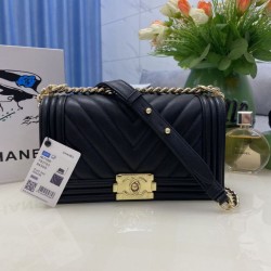 Replica qualità specchio Borse  Chanel Boy Flap Chevron A67086 Pelle di vitello granata hardware oro nera