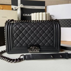 Replica qualità specchio Borsa  1:1 Chanel Boy Flap A67086 Pelle di vitello granata finiture nere