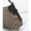 Borse Imitazioni a tracolla Gucci GG Emblem Piccola 815218 Marrone