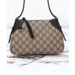 Borse Imitazioni a tracolla Gucci GG Emblem Piccola 815218 Marrone