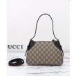 Borse Imitazioni a tracolla Gucci GG Emblem Piccola 815218 Marrone