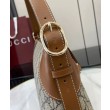 Borsa a tracolla media Gucci serie GG Emblem 815216 Marrone