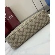 Borsa a tracolla media Gucci serie GG Emblem 815216 Marrone