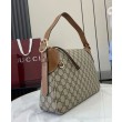 Borsa a tracolla media Gucci serie GG Emblem 815216 Marrone