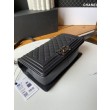 Borsa Replica 1:1 Chanel Boy Flap A67086 Pelle di vitello granata finiture nere