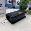 Borse Replica Chanel Boy Flap Chevron A67086 Pelle di vitello granata hardware oro nera