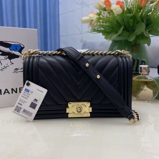 Borse Replica Chanel Boy Flap Chevron A67086 Pelle di vitello granata hardware oro nera