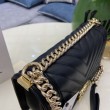 Borse Replica Chanel Boy Flap Chevron A67086 Pelle di vitello granata hardware oro nera