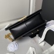 Borsa Chanel Boy Flap Classic A67086 in pelle di vitello martellata con finiture in oro opaco nera