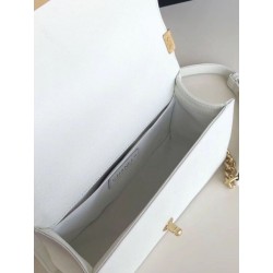 Borsa Chanel Boy Flap Classic A67086 Pelle di vitello granata hardware oro/argento bianca