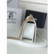 Borsa Chanel Boy Flap Classic A67086 Pelle di vitello granata hardware oro/argento bianca