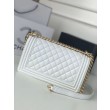 Borsa Chanel Boy Flap Classic A67086 Pelle di vitello granata hardware oro/argento bianca