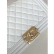 Borsa Chanel Boy Flap Classic A67086 Pelle di vitello granata hardware oro/argento bianca