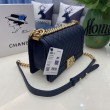 Borsa Chanel Boy Flap Classic A67086 Pelle di vitello granata hardware oro/argento blu