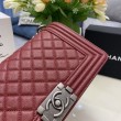 Borsa Chanel Boy Flap Classic A67086 Pelle di vitello granata hardware oro/argento bordeaux