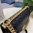 Borsa Chanel Boy Flap Classic A67086 Pelle di vitello granata hardware oro/argento nera