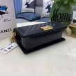 Borsa Chanel Boy Flap Classic A67086 Pelle di vitello granata hardware oro/argento nera