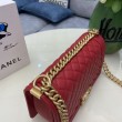 Borsa Chanel Boy Flap Classic A67086 Pelle di vitello granata hardware oro/argento rossa