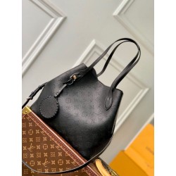 Borsa LV Blossom MM nera Mahina M21851