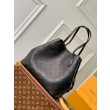 Borsa LV Blossom MM nera Mahina M21851
