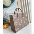 LV OnTheGo MM Borse Replica Bicolor Empreinte M45494