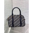 Replica Perfetta bowling media Dior D-Vibe Bowling Replica Perfetta media Jacquard blu obliquo