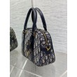 Replica Perfetta bowling media Dior D-Vibe Bowling Replica Perfetta media Jacquard blu obliquo