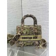Borsa Dior Dioriviera Lady D-Lite Media Raffia con Ricamo Toile de Jouy Sauvage Lime