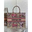 Borsa Dior grande Dioriviera Book Tote in rafia con ricamo Toile de Jouy Sauvage rosa