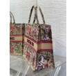 Borsa Dior grande Dioriviera Book Tote in rafia con ricamo Toile de Jouy Sauvage rosa