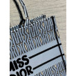 Borse Replica Dior Media Book Tote Bag Blu Miss Dior Allover Embroidery Borse Replica Dior Media Book Tote Bag Blu Miss Dior Allover Embroidery