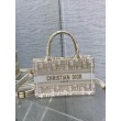 Borse Replica Dior Mini Book Tote con cinturino ricamato Dior Oblique color oro
