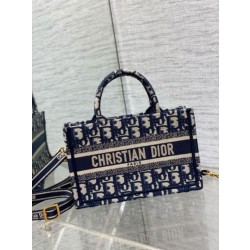 Borsa Dior Mini Book Tote con tracolla Ricamo Dior Oblique blu