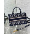 Borsa Dior Mini Book Tote con tracolla Ricamo Dior Oblique blu