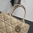 Borse Imitazioni Dior piccola book tote con tracolla Pelle di vitello macrocannage beige