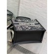 Borsa Dior piccola Book Tote con tracolla Ricamo Plan de Paris e pelle di vitello nera