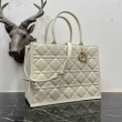 Borsa tote Dior media a libro con tracolla Pelle di vitello macrocannage bianca