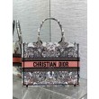 Borse Imitazioni tote Dior media con libro Farfalla intorno al mondo ricamato