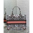 Borse Imitazioni tote Dior media con libro Farfalla intorno al mondo ricamato