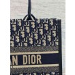 Bora Pari all'originale replica tote Dior media per libri con tracolla in tela blu Dior Oblique